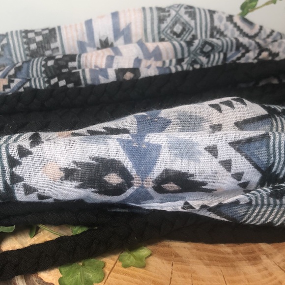 D&Y figure 8 neck scarf - Picture 6 of 7